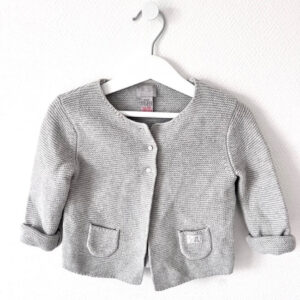 Gilet en maille cyrillus 18 mois manque un bouton